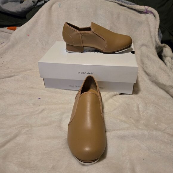 New In Orginal Box Weissmans W1500 Stretch Tan Slip On Tap Shoes SZ5AM - Picture 2 of 4